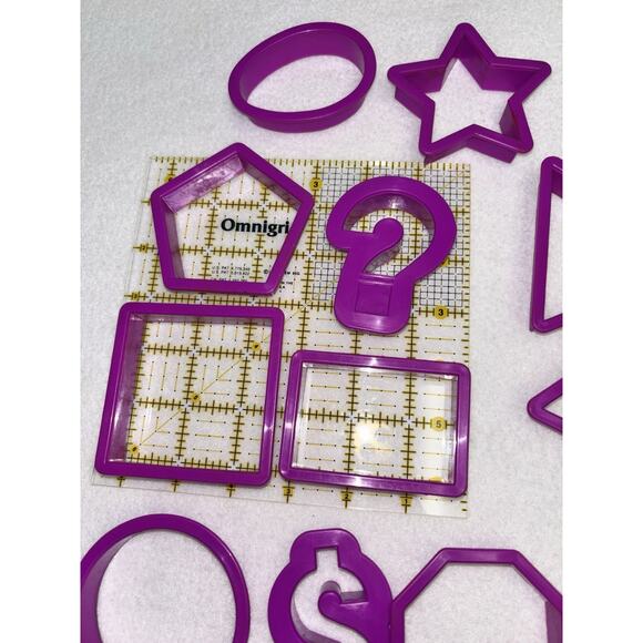 Lot of 15 Plastic Cookie Cutters Various Simple Shapes Square Star Triangle EUC - Picture 3 of 7